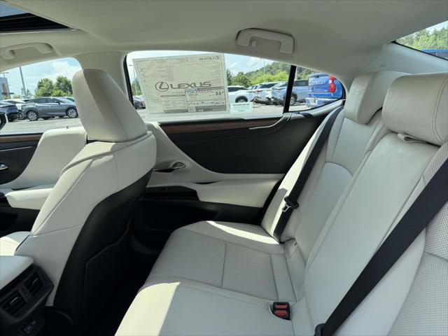 new 2025 Lexus ES 300h car, priced at $51,524