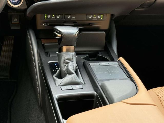 used 2022 Lexus ES 300h car, priced at $40,900