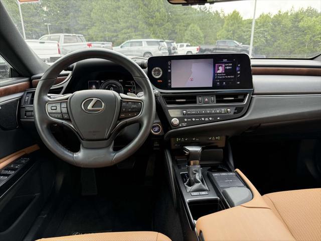 used 2022 Lexus ES 300h car, priced at $40,900