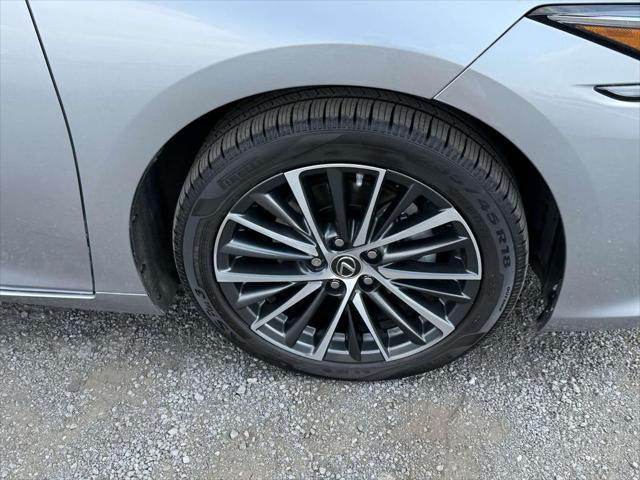 used 2022 Lexus ES 300h car, priced at $40,900