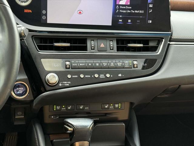 used 2022 Lexus ES 300h car, priced at $40,900
