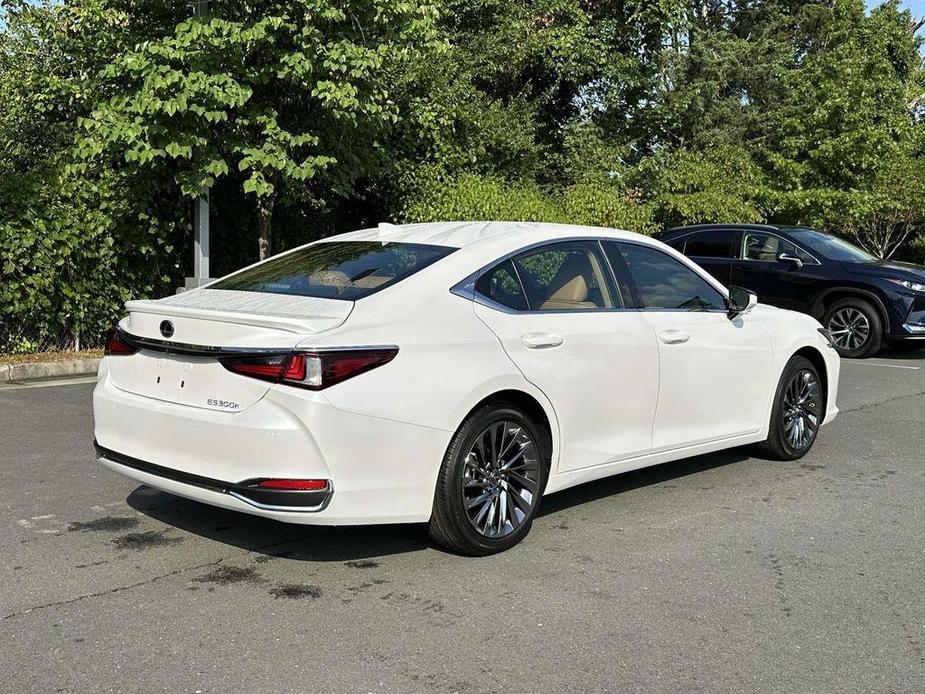 used 2024 Lexus ES 300h car, priced at $50,777