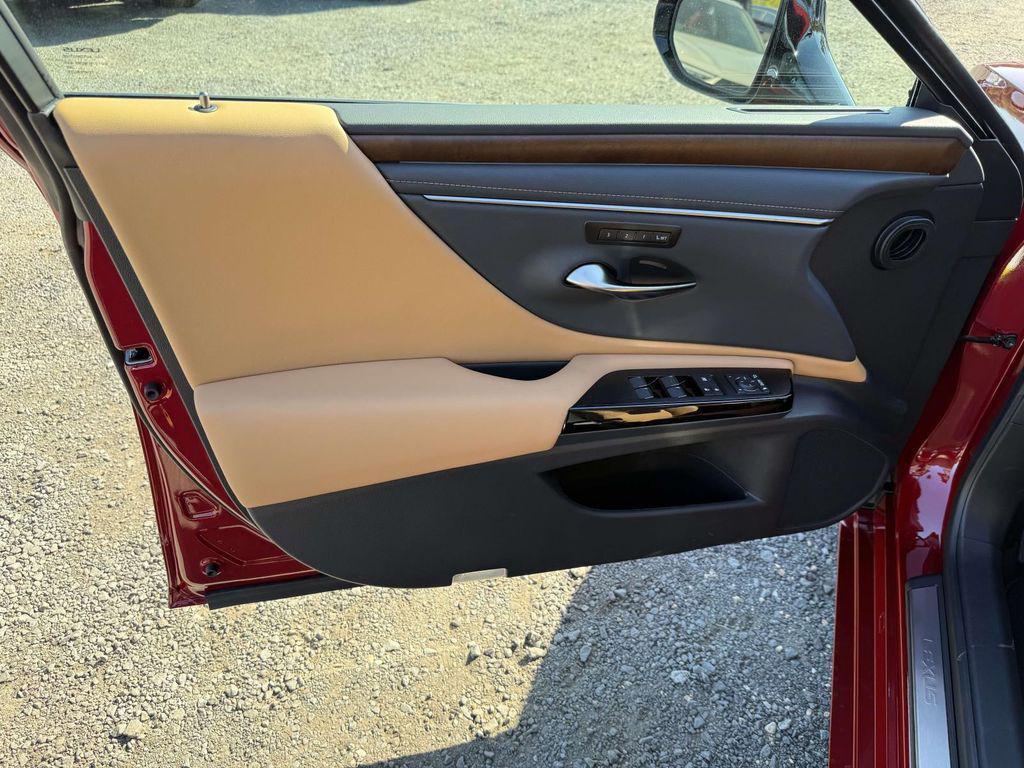 used 2025 Lexus ES 300h car, priced at $49,150