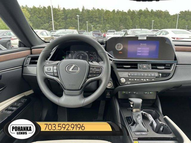 new 2025 Lexus ES 300h car