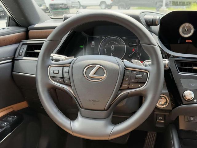 used 2024 Lexus ES 300h car, priced at $44,900