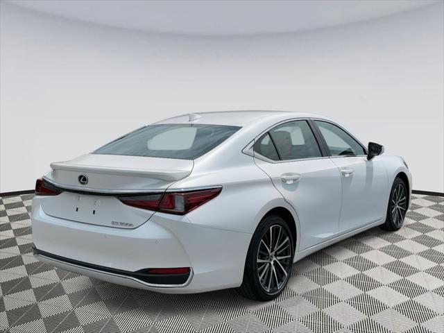 used 2024 Lexus ES 300h car, priced at $44,900