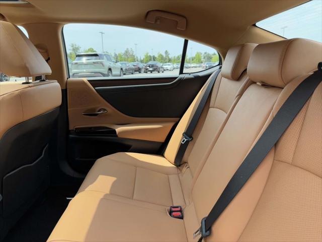 used 2024 Lexus ES 300h car, priced at $44,900