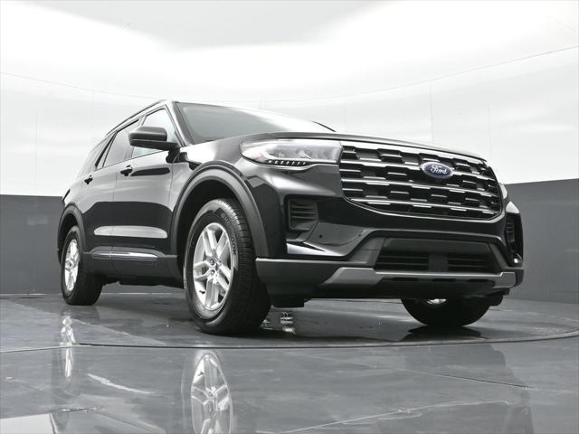 new 2025 Ford Explorer car, priced at $40,257