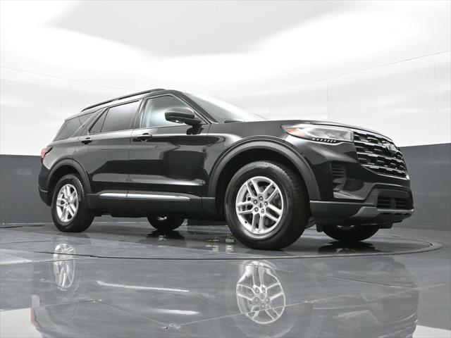 new 2025 Ford Explorer car, priced at $40,257