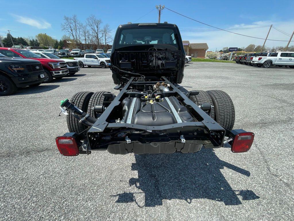 new 2025 Ford F-350 car, priced at $68,698