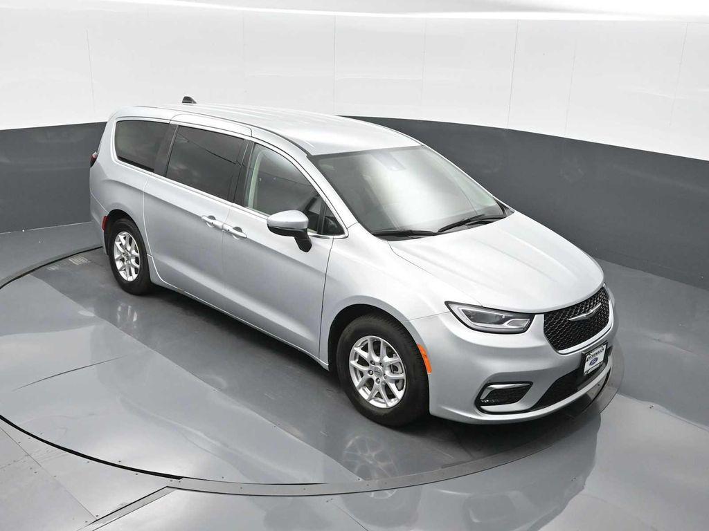 used 2023 Chrysler Pacifica car, priced at $24,517