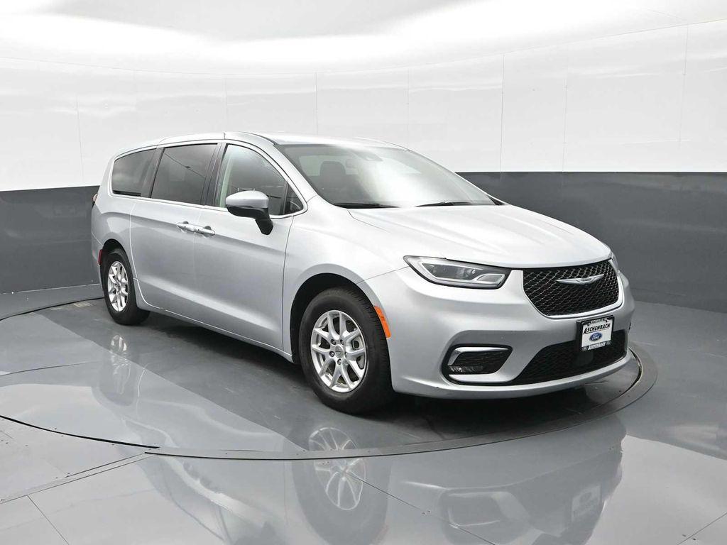 used 2023 Chrysler Pacifica car, priced at $24,517