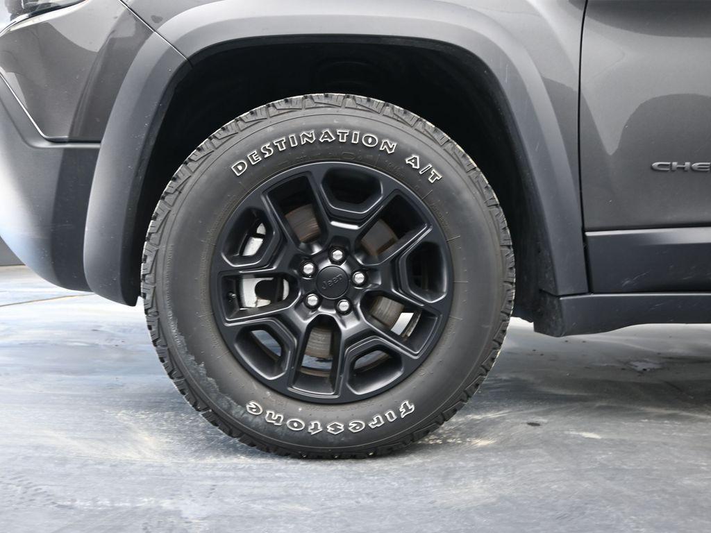 used 2022 Jeep Cherokee car, priced at $24,736