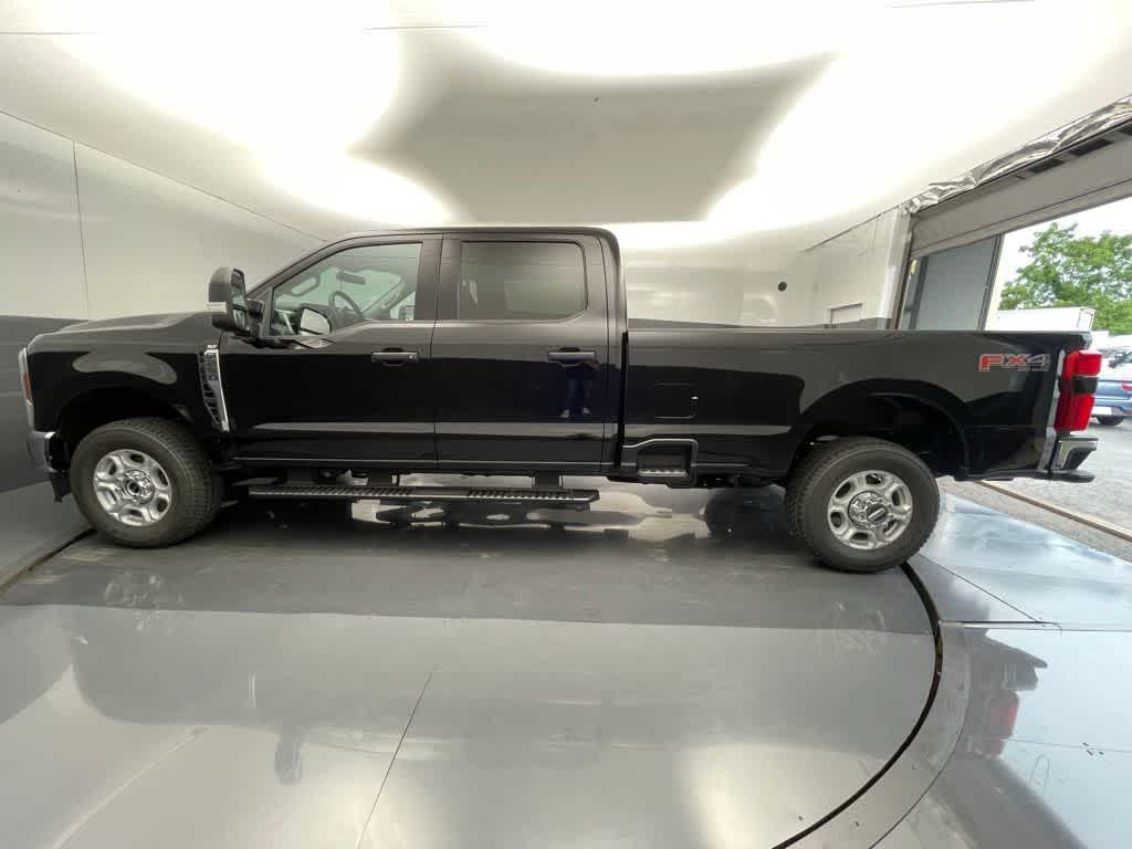new 2025 Ford F-250 car, priced at $58,431