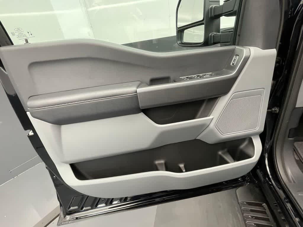 new 2025 Ford F-250 car, priced at $58,431