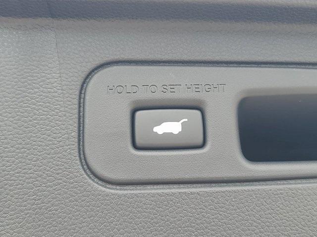 new 2025 Honda Pilot car, priced at $46,055
