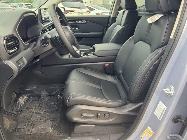 new 2025 Honda Pilot car, priced at $50,055