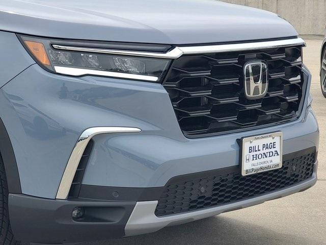 new 2025 Honda Pilot car, priced at $50,055