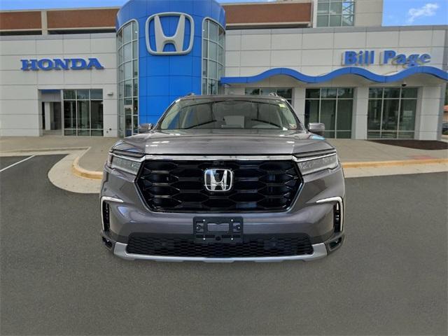 new 2025 Honda Pilot car, priced at $53,080