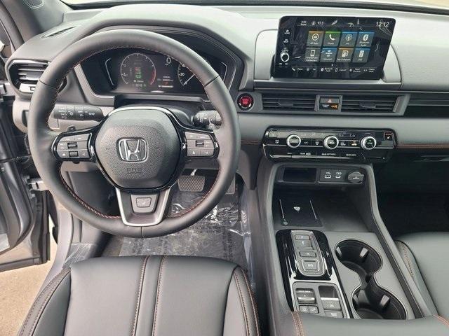 new 2025 Honda Pilot car, priced at $49,400