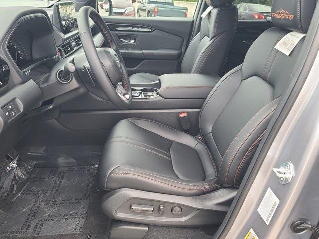 new 2025 Honda Pilot car, priced at $47,880