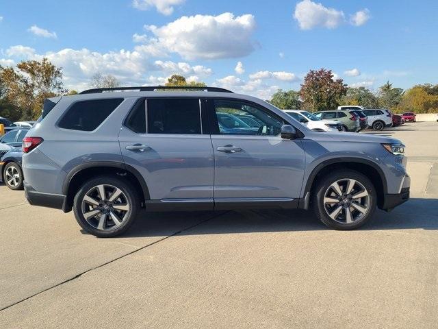new 2025 Honda Pilot car, priced at $53,535