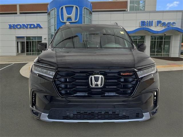 new 2025 Honda Pilot car, priced at $49,400