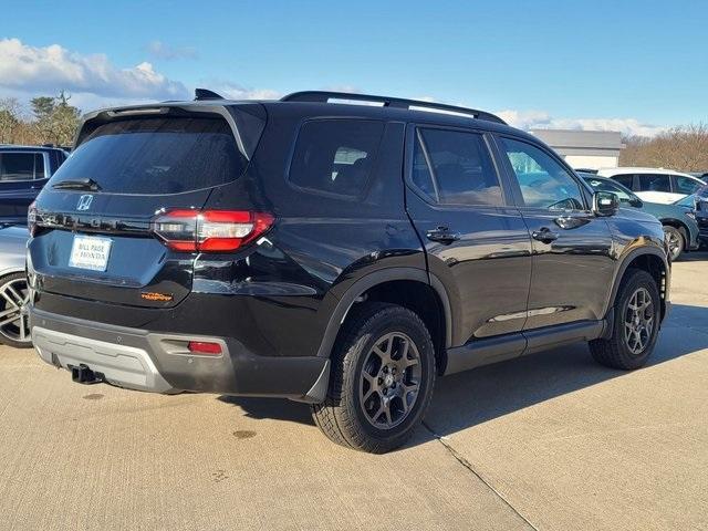 new 2025 Honda Pilot car, priced at $50,185