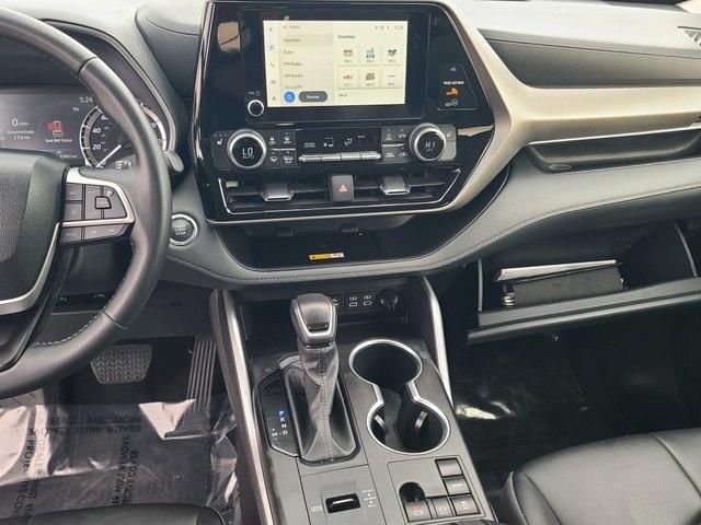 used 2023 Toyota Highlander car, priced at $33,876