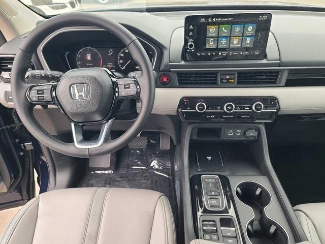 new 2025 Honda Pilot car, priced at $46,330