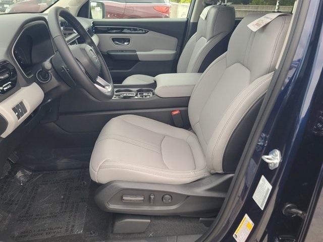 new 2025 Honda Pilot car, priced at $46,330