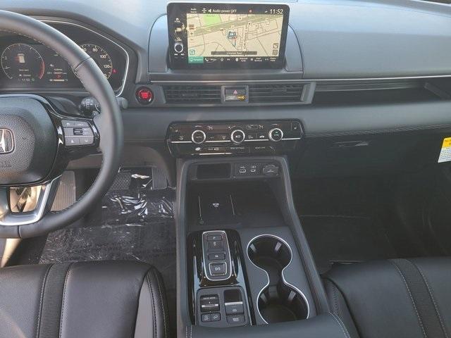 new 2025 Honda Pilot car, priced at $49,600