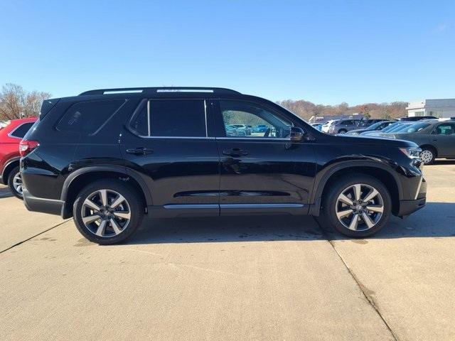 new 2025 Honda Pilot car, priced at $49,600