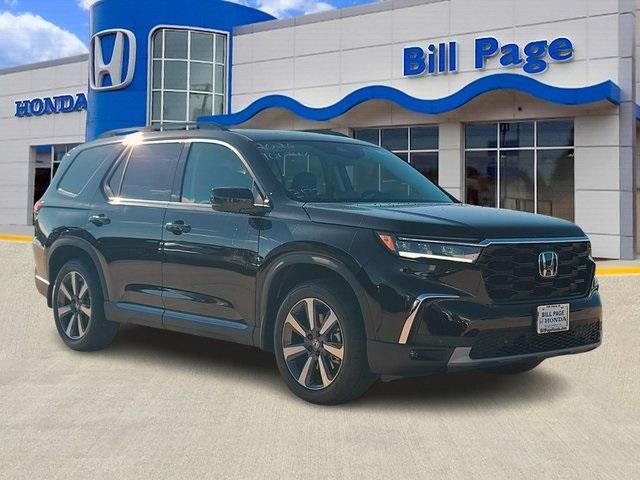 new 2025 Honda Pilot car, priced at $49,600