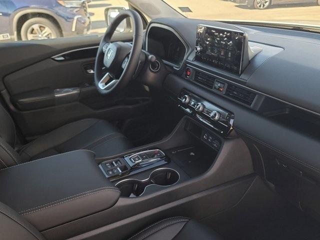 new 2025 Honda Pilot car, priced at $46,055