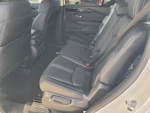 new 2025 Honda Pilot car, priced at $46,055