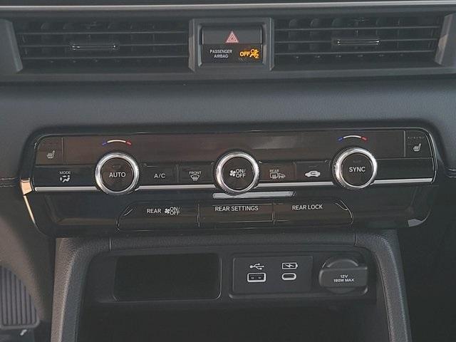 new 2025 Honda Pilot car, priced at $46,055