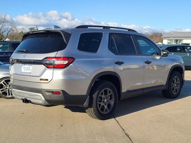 new 2025 Honda Pilot car, priced at $49,400