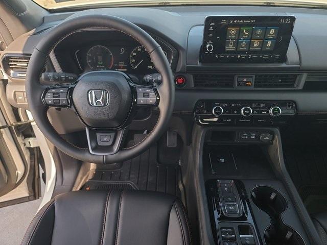 new 2025 Honda Pilot car, priced at $49,855