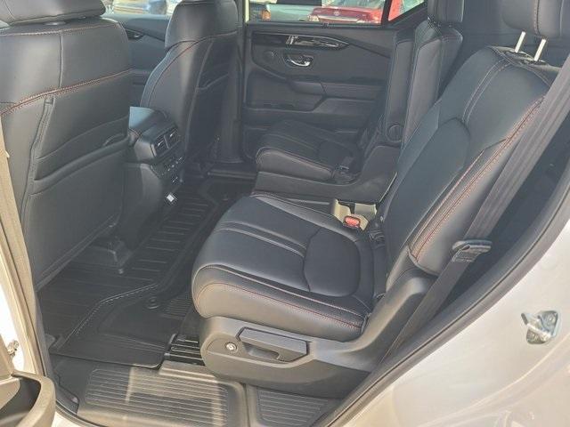 new 2025 Honda Pilot car, priced at $49,855