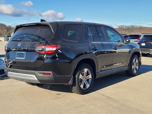 new 2025 Honda Pilot car, priced at $46,330