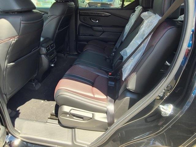 new 2025 Honda Pilot car, priced at $54,580