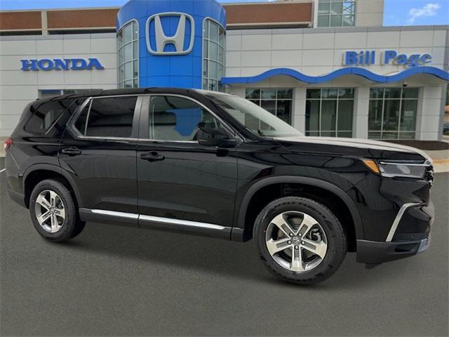 new 2025 Honda Pilot car, priced at $45,600