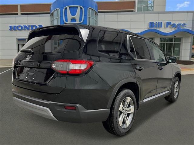 new 2025 Honda Pilot car, priced at $45,600