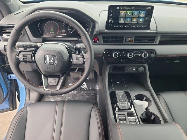 new 2025 Honda Pilot car, priced at $49,855
