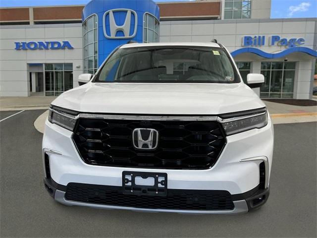 new 2025 Honda Pilot car, priced at $53,535