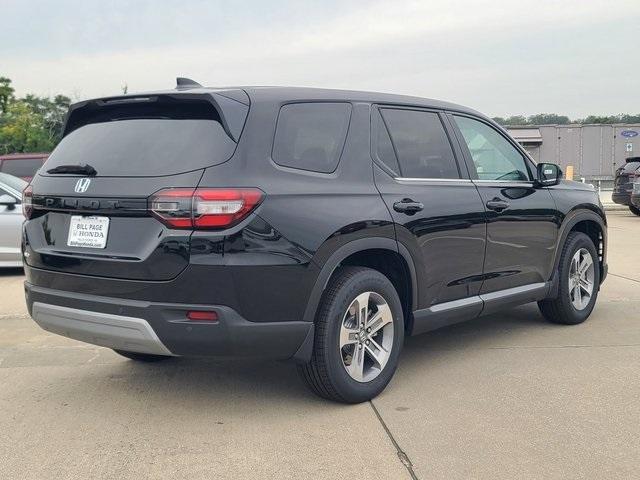 new 2025 Honda Pilot car, priced at $45,600