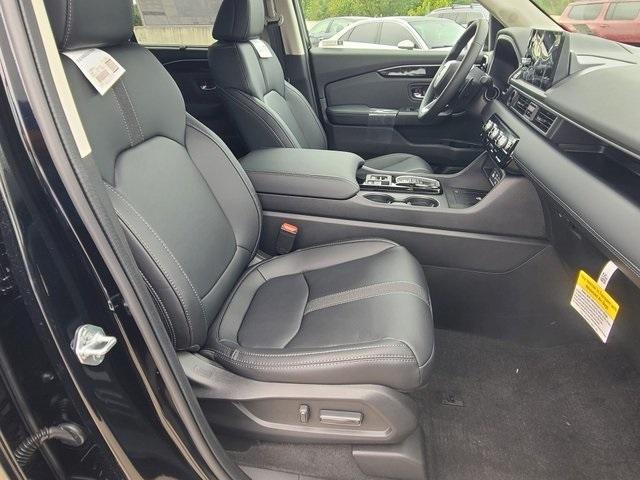 new 2025 Honda Pilot car, priced at $45,600