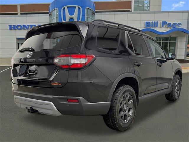 new 2025 Honda Pilot car, priced at $49,400
