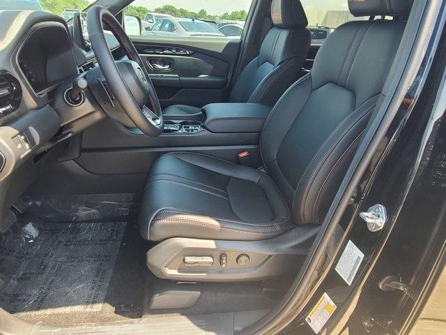 new 2025 Honda Pilot car, priced at $49,400